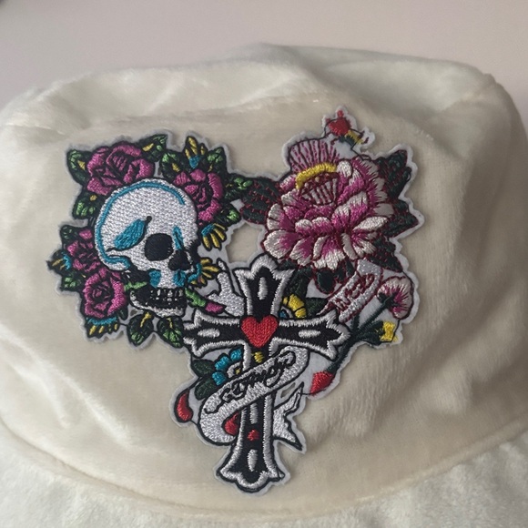 Ed Hardy Ivory Hat with Skull & Floral Embroidery NWT - Picture 2 of 11
